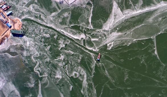 2月4日，拍摄的黄河河南三门峡库区出现的冰凌